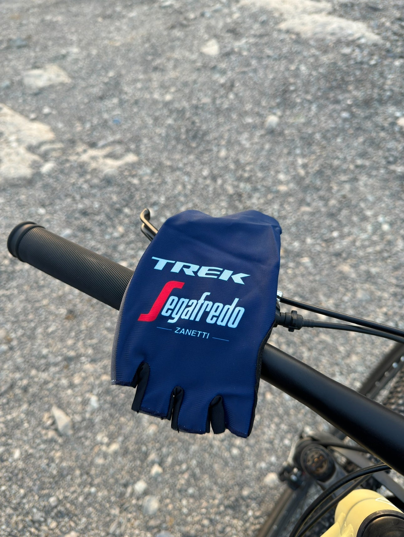 TREK gloves