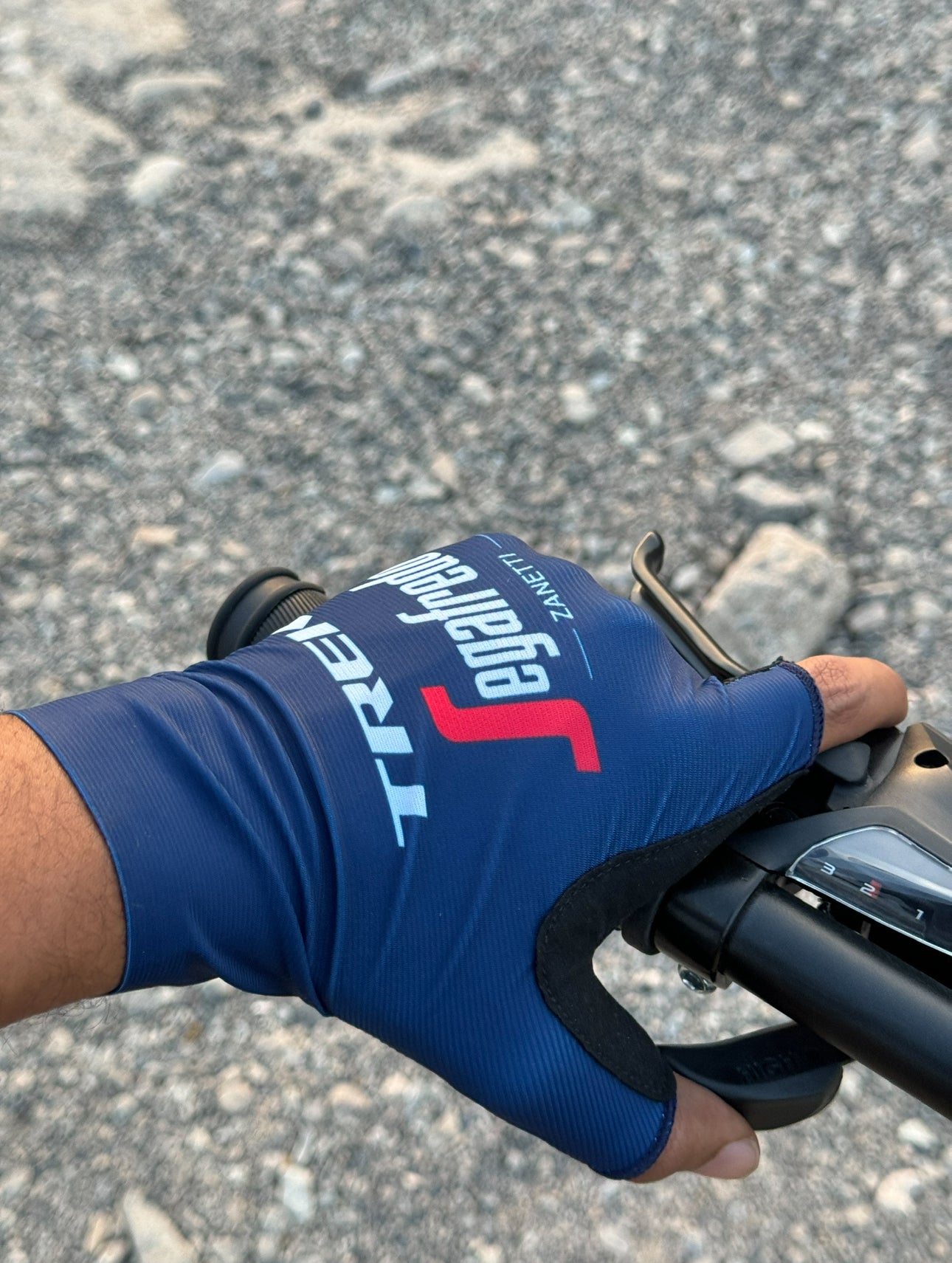 TREK gloves